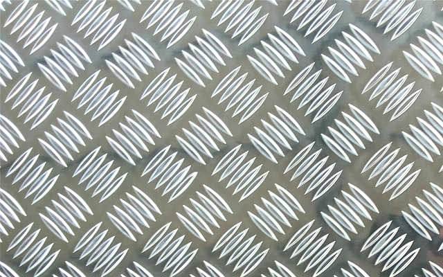 5052五條筋花紋鋁板廠家-價(jià)格